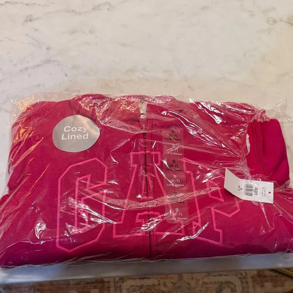 NWT GAP Kids Cozy Lined Hoodie Size Small (6-7)‎